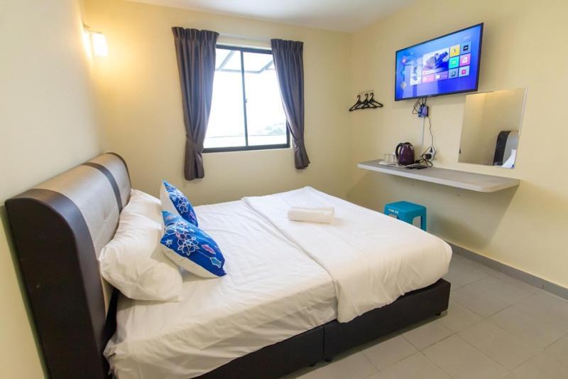 Southern Tip Hotel ปอนเตียนเกอชิล ภายนอก รูปภาพ